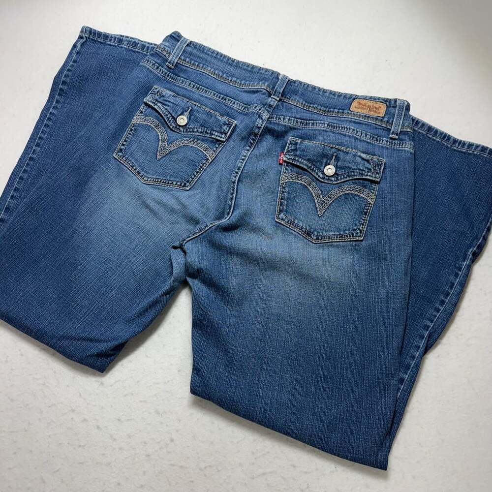 Levi's 529 Curvy Bootcut Women's Medium Wash Denim Jeans Size 16M W33 L32